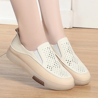 Летняя полая дышащая плоская кожаная обувь женская одинарная обувь мягкая подошва удобные повседневные сандалии для среднего и пожилого возраста