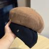 Новый японский ретро берет с буквой J для женщин на осень и зиму Элегантный модный и универсальный берет маленького художника с лицом