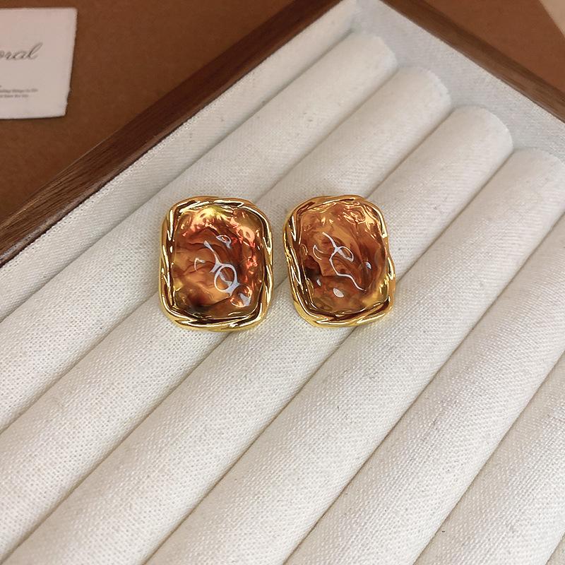 Серьги-пусеты Maillard Silver Needle: Геометрические неровные серьги-пусеты из смолы для женщин