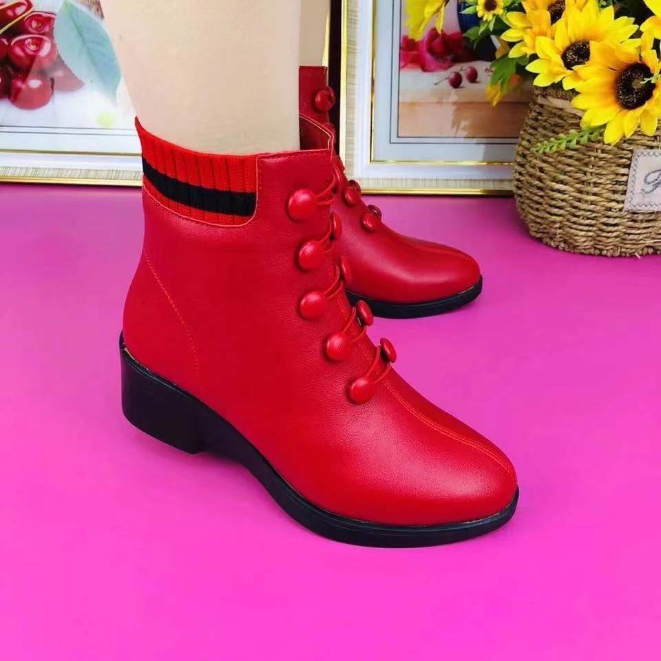 Новые зимние плюшевые утепленные мягкие кожаные сапоги, женские нескользящие женские сапоги на мягкой подошве для мам