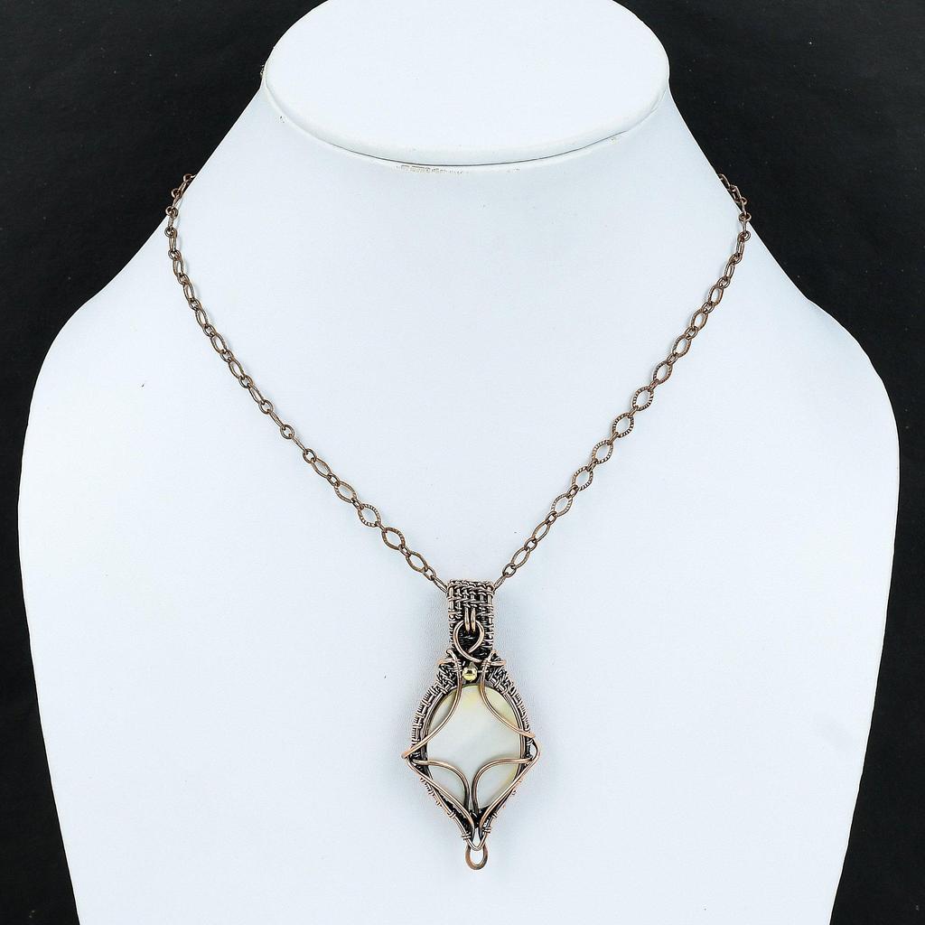 Подвеска из перламутра Подвеска из медной проволоки Подвеска ручной работы Красивые медные украшения Подвеска с драгоценным камнем для подарка Ювелирные изделия из проволочной обмотки