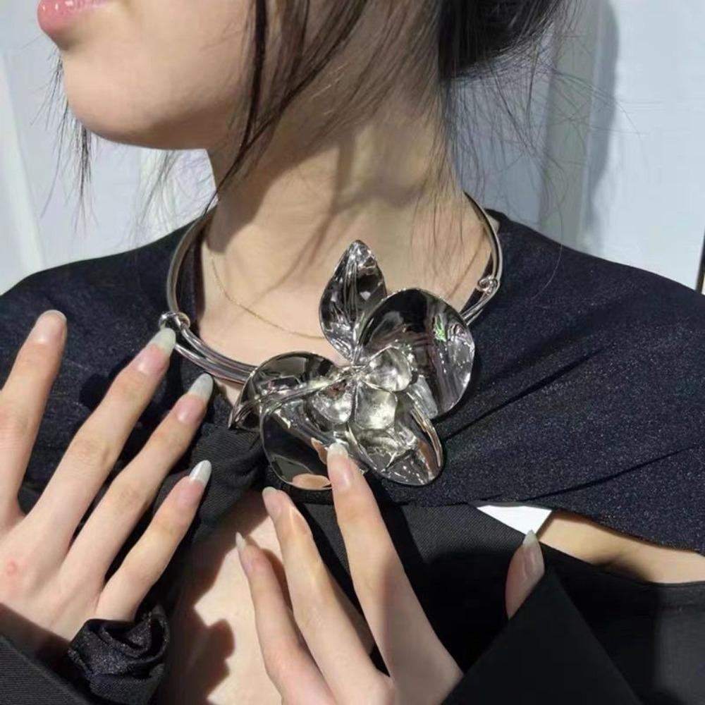 Zinc Zinc Alloy 3D Flowers Necklaces Oversize Exaggerated Choker Luxury Large Metal Flower Necklace Women