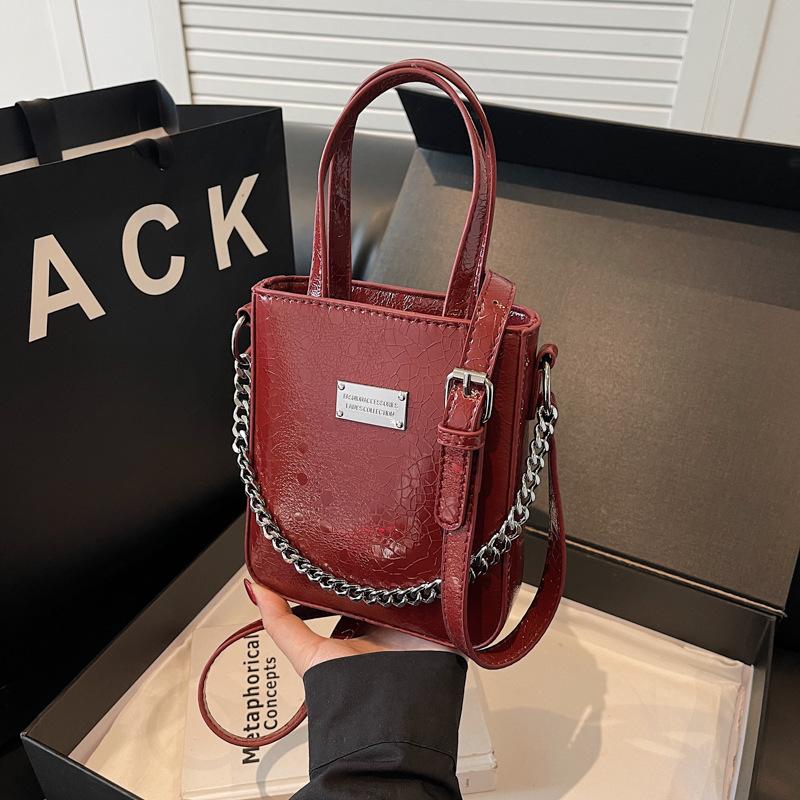 Сумка премиум-текстуры женская весна-лето 2025 новая универсальная модная нишевая корейская версия повседневная сумка-мессенджер