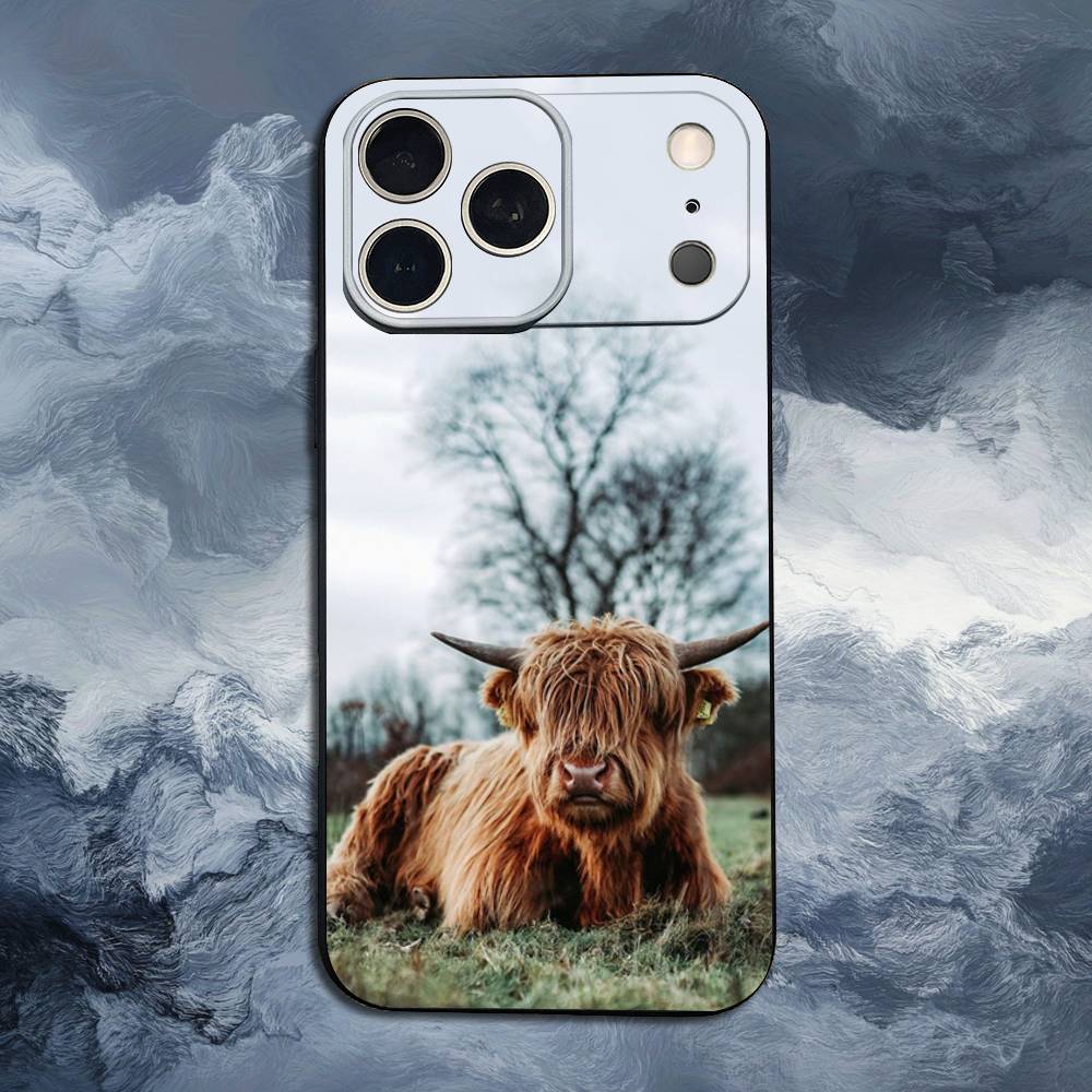 Cute Highland Cow For iPhone 13,17,11,12,16,14,15,Plus,Pro Max,XS,X,XR,SE,Mini,8,7,Soft Silicone Black Phone Case