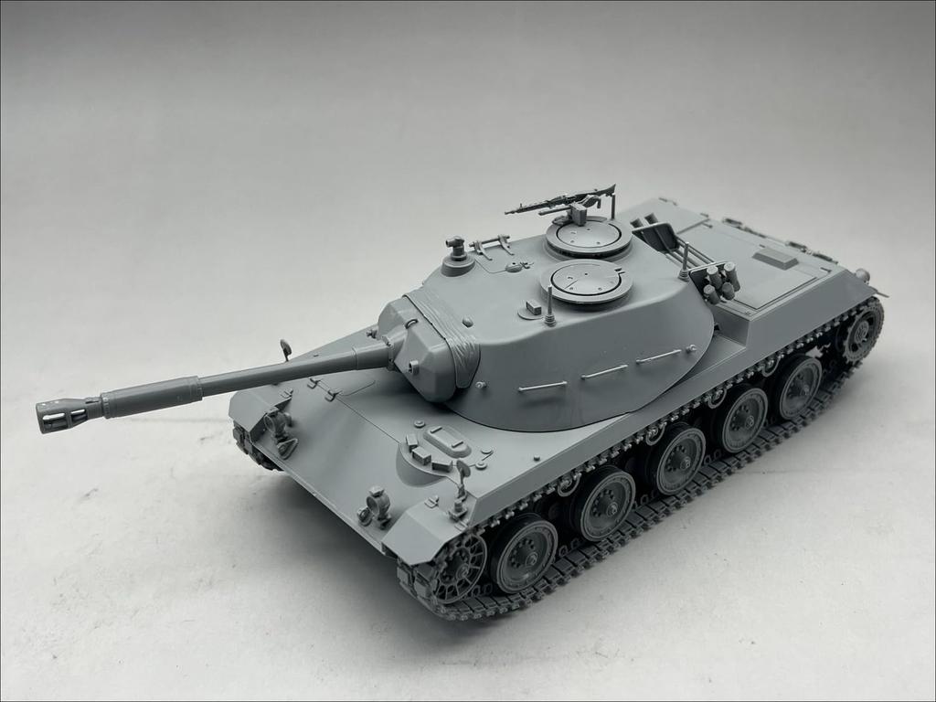 Amusing Hobby 1/35 Scale German Prototype Reconnaissance Tank RU251 Plastic Model Kit AMH35A055
