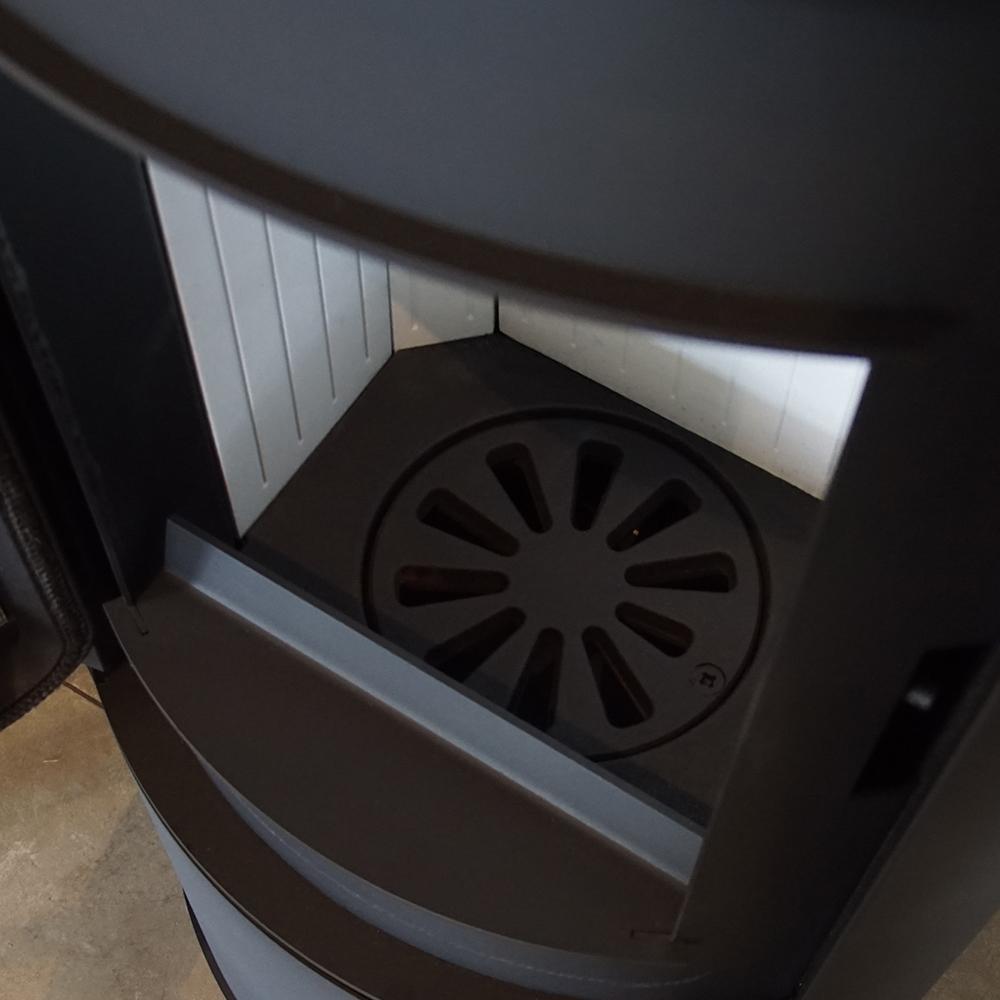 Wood burning steel-cast iron stove KRATKI AB Ø 150 8 kW black thermotec