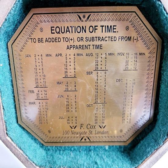 Антикварный солнечный компас с деревянной коробкой Уравнение времени Cox London