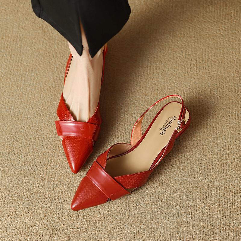 Мода 2025 Новый бренд Натуральная кожа Сандалии Острый носок Низкий каблук Женская обувь Летняя вечеринка Платье Серебристый Красный Обувь Большой размер 42