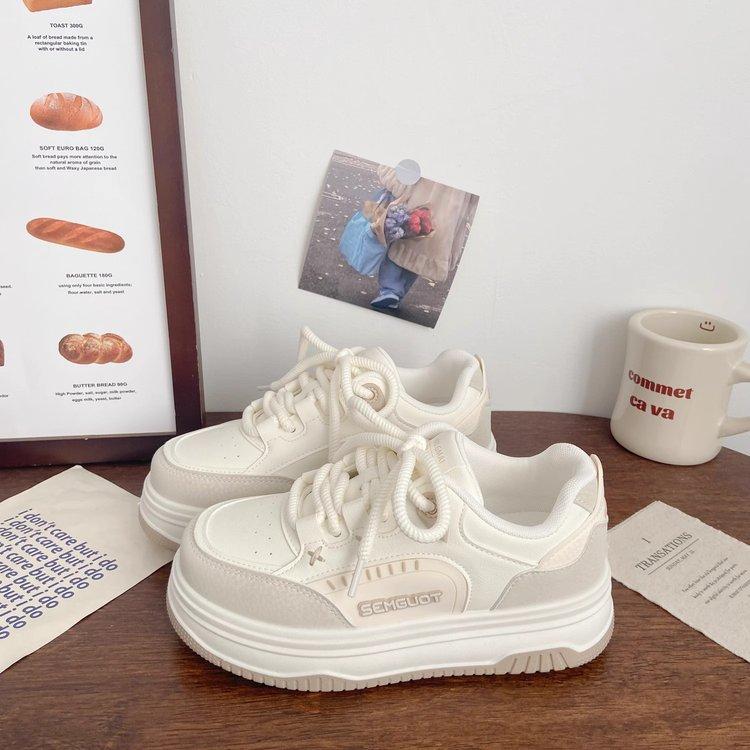 Высококачественные белые туфли на толстой подошве для женщин, весна 2025, новые шикарные нишевые туфли в корейском стиле с низким верхом, дышащие студенческие туфли для сноуборда