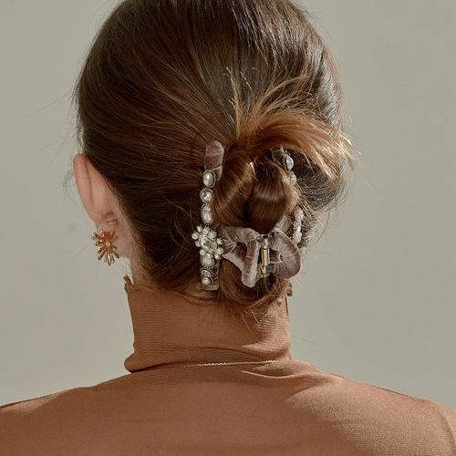 Заколка для волос Besty Royal Velvet Bianca