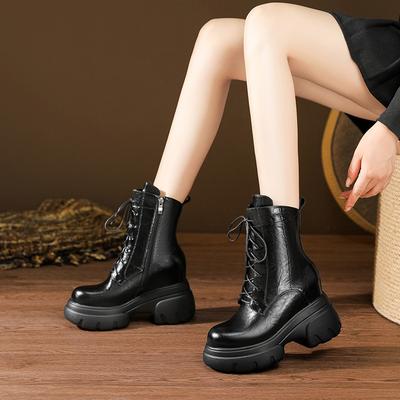 11,5 см кожаные мартинсы на толстой подошве для женской коллекции осень-зима 2025, новые, с небольшим внутренним увеличением высоты, шнуровкой спереди, на танкетке, короткие ботинки
