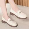 Белая удобная обувь женская 2025 новая мягкая кожа мягкая подошва мягкая кожа женская обувь хорошо выглядит универсальная обувь для通勤 с юбками