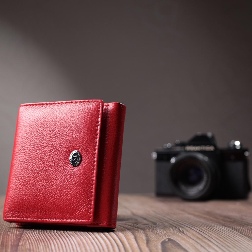 Comfortable Wallet for Women Made of Genuine Leather ST Leather 22710 Red