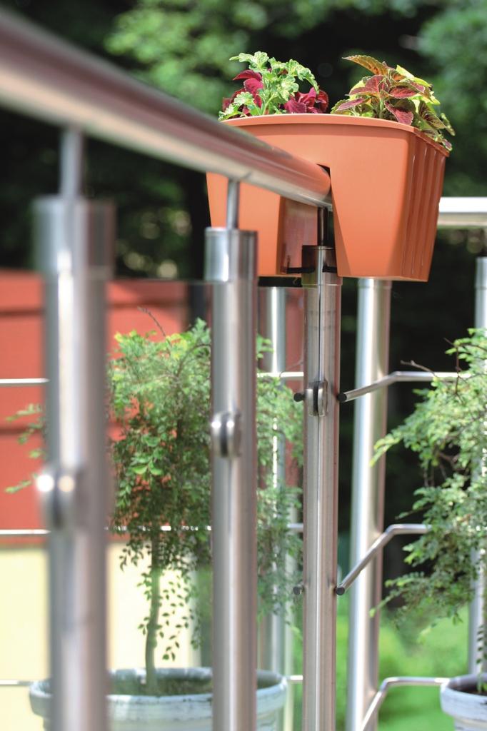 CROWN DCRO600 railing flowerpot | Terracotta