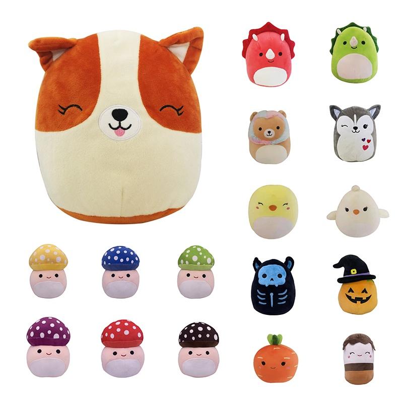 И милая плюшевая игрушка Squishmallow с изображением Stump The Skeleton Squad Bouncer**