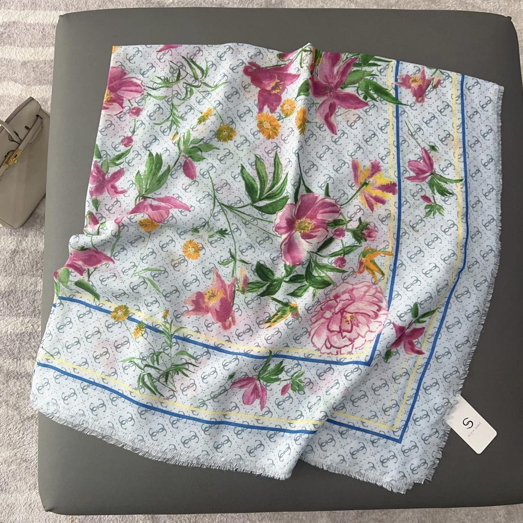 Mother's Day New Floral Decoration Shawl Temperament Gentle Large Size Sunscreen Beach Towel for Mother Gift