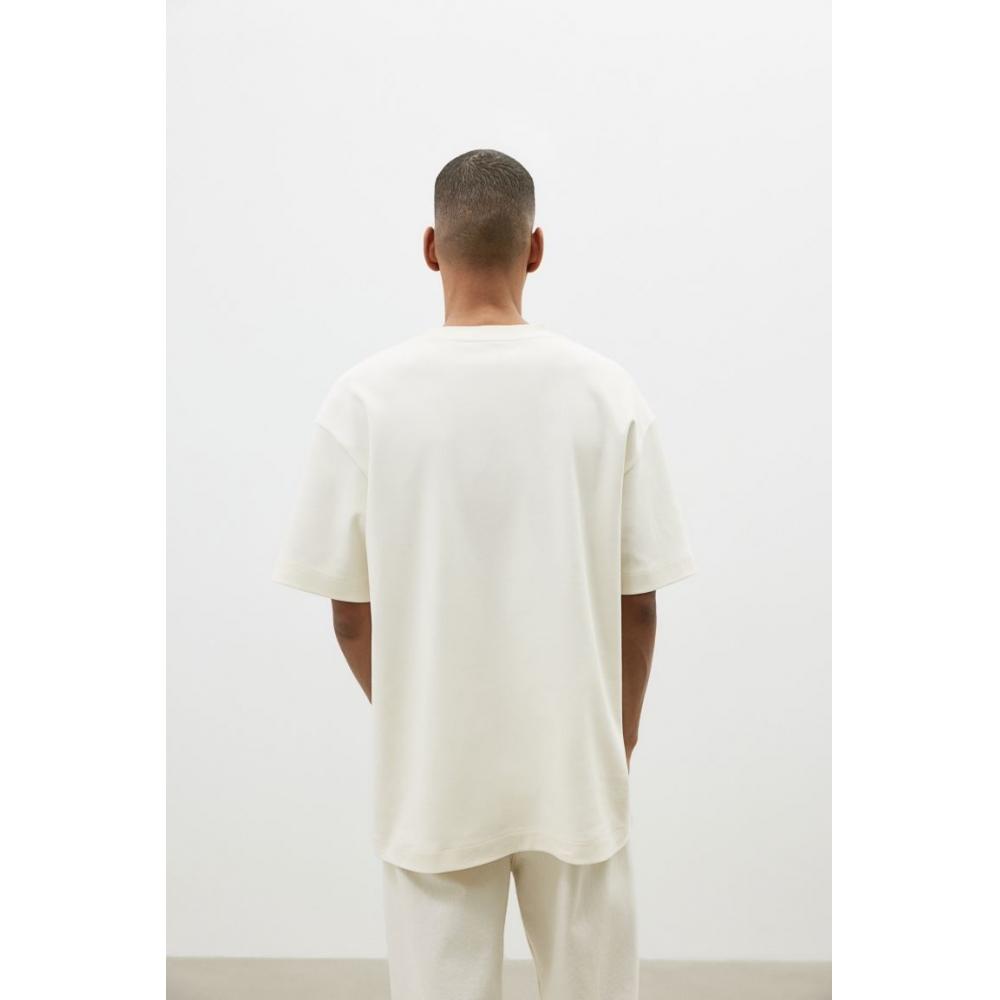 Футболка свободного покроя HM кремового цвета