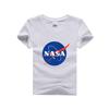 Классическая детская футболка НАСА с изображением космонавта и стильным дизайном с круглым вырезом