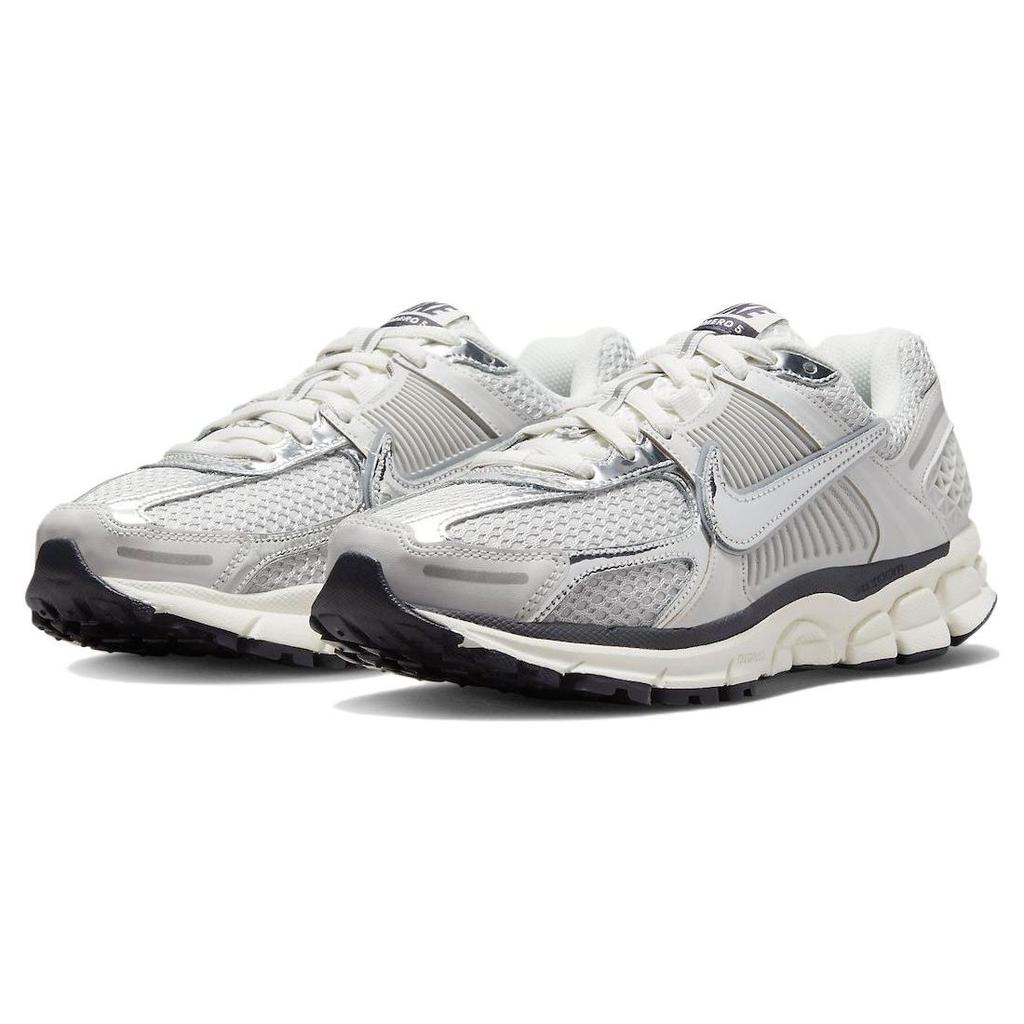 Nike Air Zoom Vomero 5 Photon Dust серебристо-металлик женские кроссовки Chrome Gridiron Sail FD0884-025