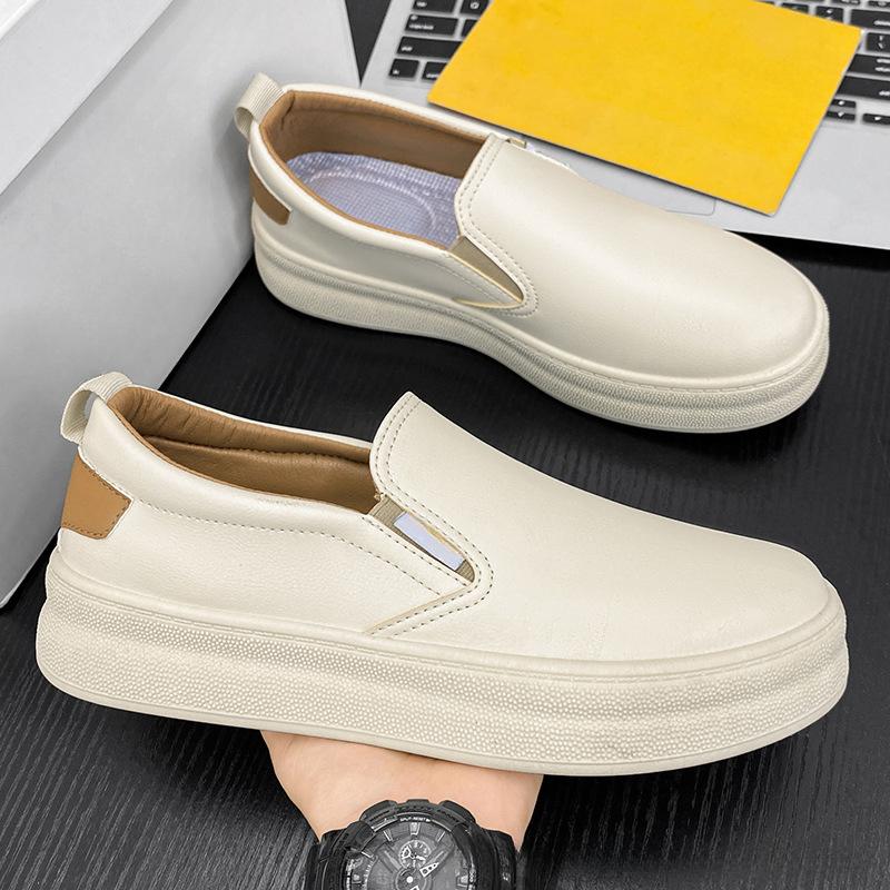 Casual Breathable Flat Bottom Anti-Odor Soft Leather Sports Board Shoes 2024 New Fashion Simple All-match Men Shoes Autumntime