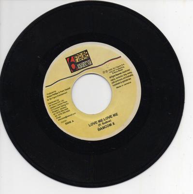 7-дюймовая пластинка BASCOM X, SLINKY SHARP - Love Me Love Me/Some Ting НИКАКОЙ 6 Figure Entert 2005 Ямайка Регги, Ска и Даб Б/У