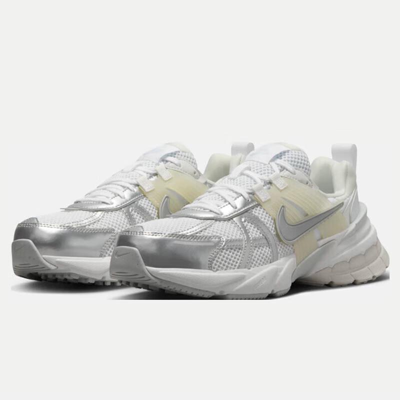 Nike Women's V2K RUN Sneakers