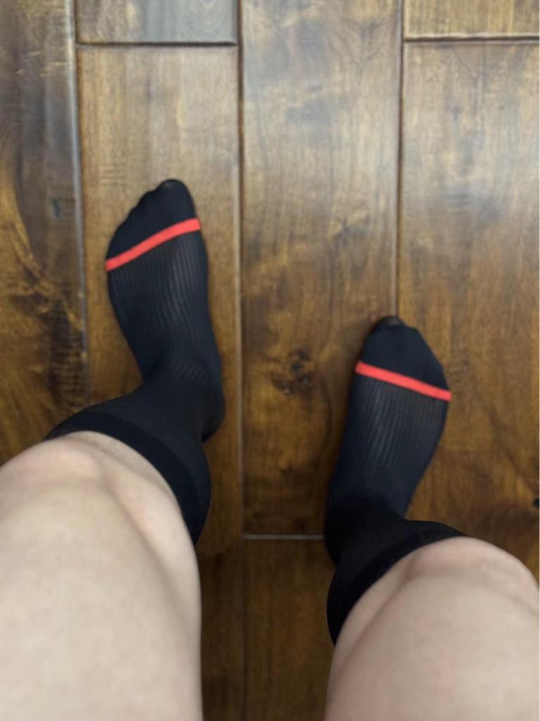 Мужские нейлоновые гольфы средней длины Zhou с красными и темно-синими полосками