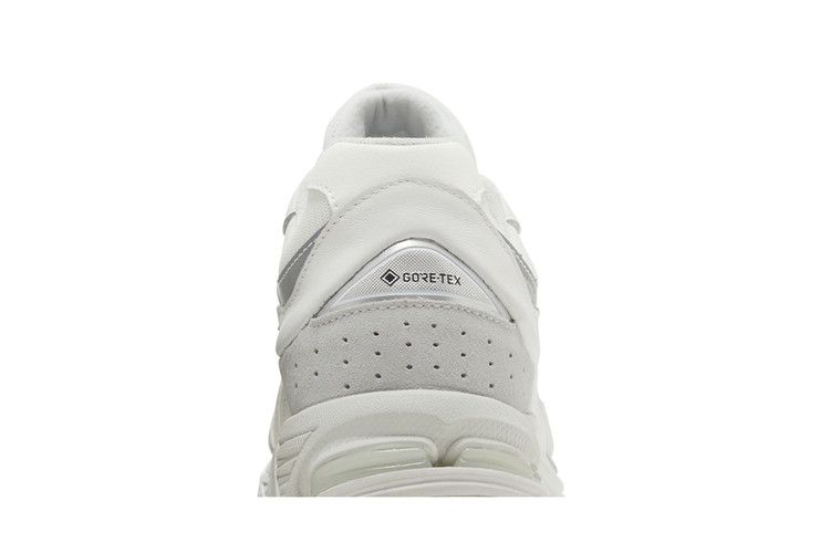 Мужские кроссовки New Balance 2002R GORE-TEX 'White Brighton Grey'