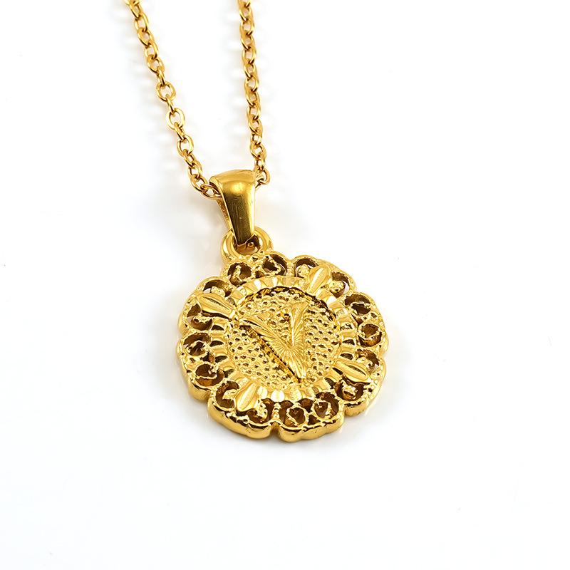 25 лет новой моды, титановая сталь, подвеска с буквой, цепочка для ключицы, ожерелье с круглым тисненым дизайном, персонализированное универсальное для мужчин и женщин