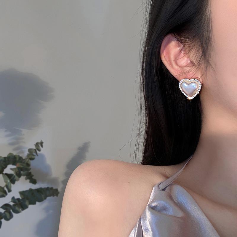 Серьги-гвоздики в корейском стиле в виде лаконичного сердца с жемчугом для женщин, милые серьги-гвоздики с цветком и цирконом, геометрические, для вечеринки для девушки