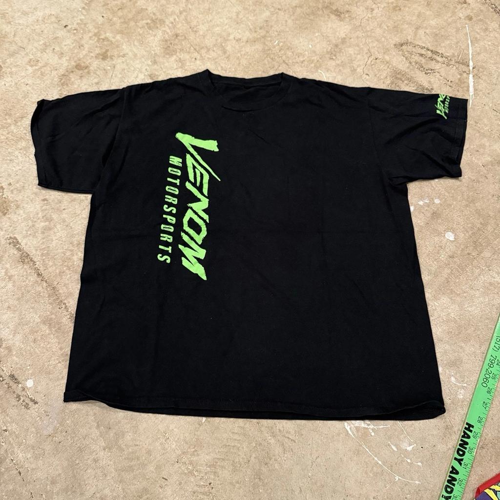 Port & Company Venom Motorsports Черная футболка XL Хлопок
