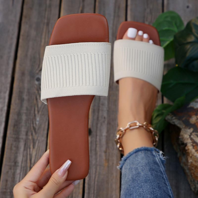 Женская обувь 2024 года, новые женские тапочки с квадратным носком, летние тапочки с открытым носком, сплошная подошва Solft, легкие повседневные пляжные тапочки на плоской подошве большого размера