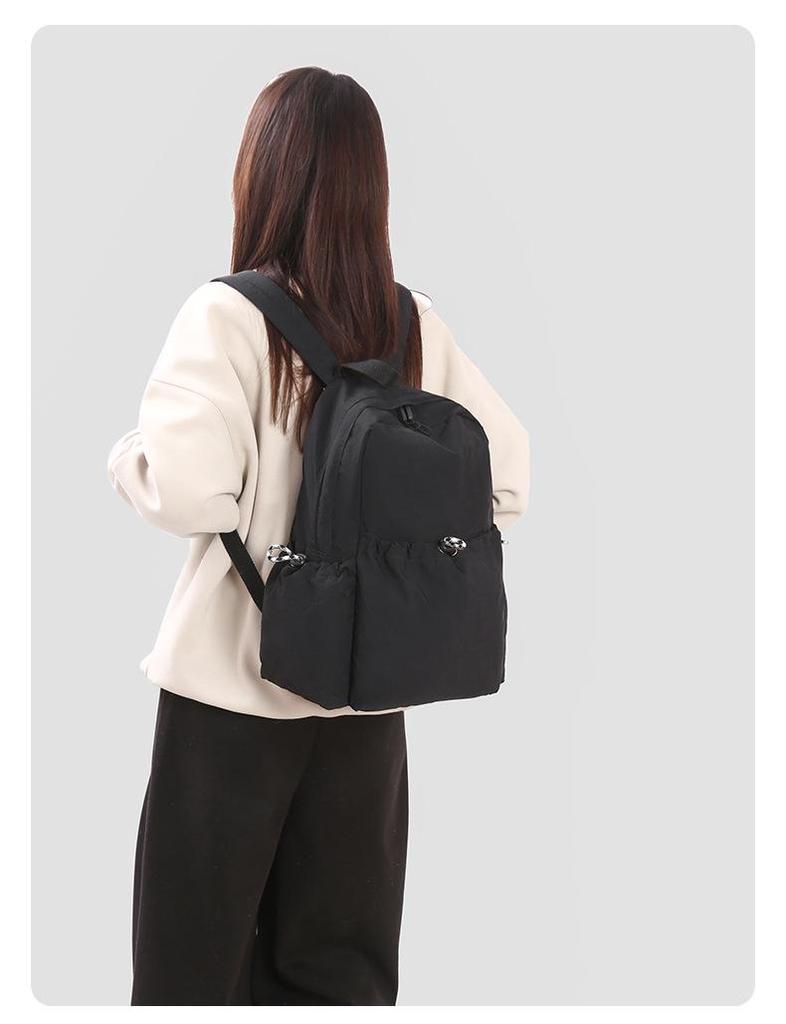 Корейский женский нейлоновый рюкзак весна-лето 2025: Модный однотонный повседневный школьный ранец для студентов