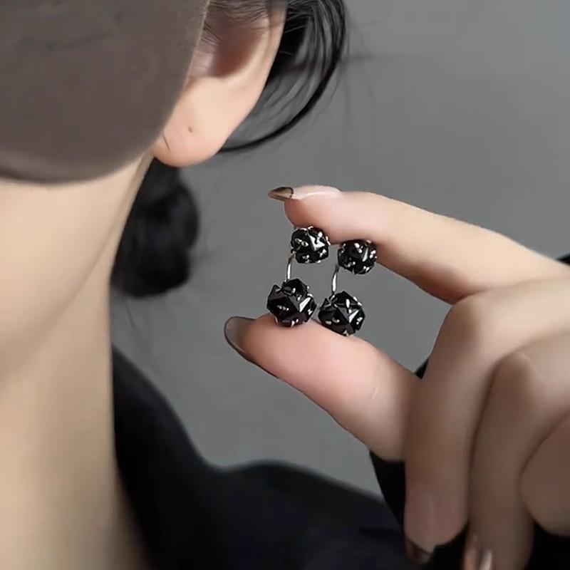 Серьги-гвоздики из черного циркона с двусторонним ношением 925 пробы - Нишевый дизайн, Ощущение высокого качества