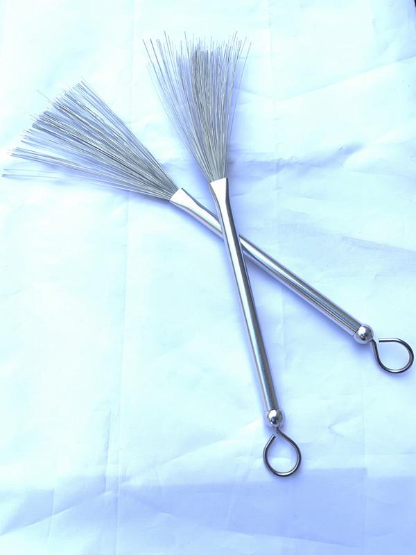 Metal Drum Rack with Steel Wire Jazz Drum Brushes and Drumsticks