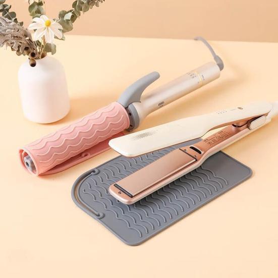 Curling Iron Heat Resistant Mat Anti-slip Silicone Rectangle Portable Flat Iron Hair Straightener Hair Travel Heat Pad Protector Cover