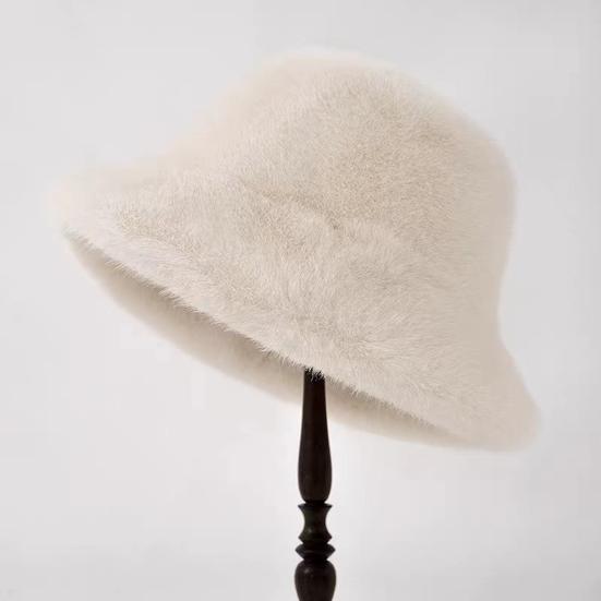 Women Winter Hat Thick Fuzzy Plush Faux Fur Heat Retention Windproof Fisherman Hat Short