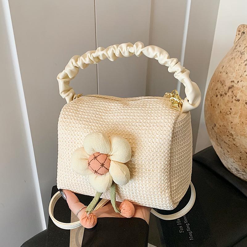 Summer Niche Design Woven Underarm Bag Women's Bag 2025 New Fashion Hand-woven Straw Versatile Shoulder Messenger Bag