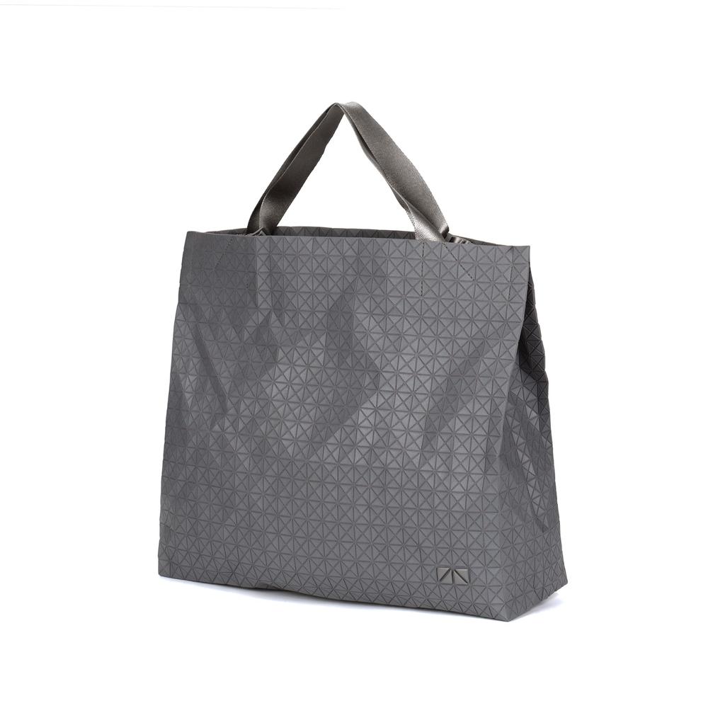 ISSEY MIYAKE KuroCart Nylon Fabric One Shoulder Handbag Large Unisex Light Gray BB22-AG761-12
