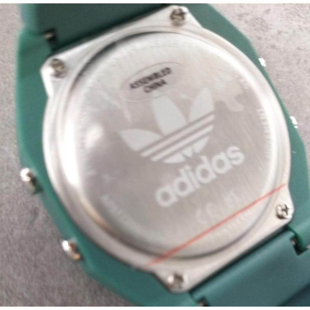 Б/у ADIDAS AOST23558 Цифровые Двое