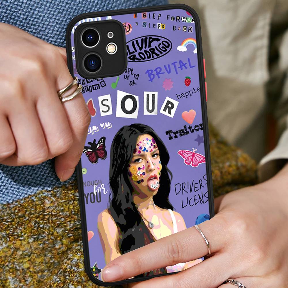 Чехол для телефона Singer O-Olivia GUTS R-RodrigoS Для IPhone 16 15 14 13 12 11 Pro Max Plus X XS MAX Черный Матовый Чехол для Телефона