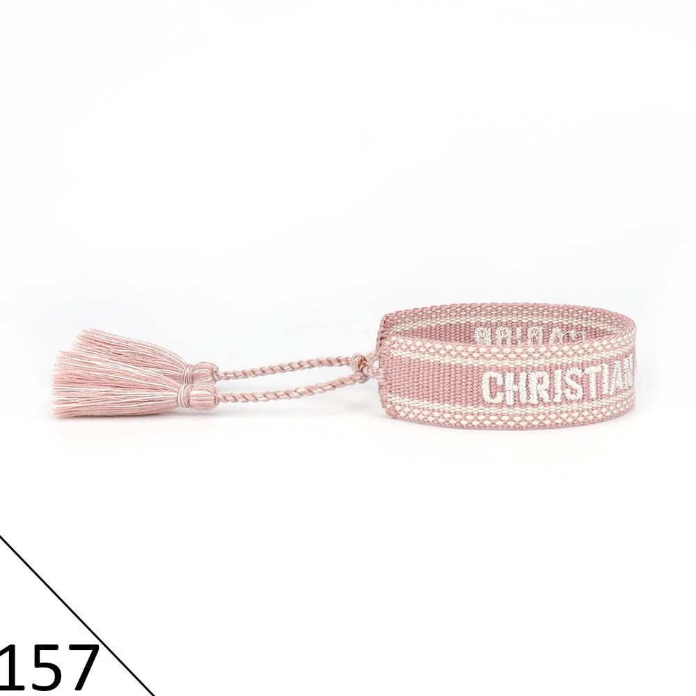 Браслет дружбы ручной работы с вышивкой и кисточками для женщин