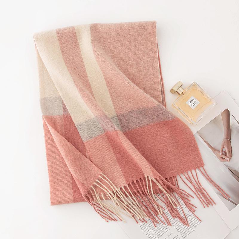 Atmospheric scarf Lamb wool pink plaid scarf British classic couple winter warm scarf