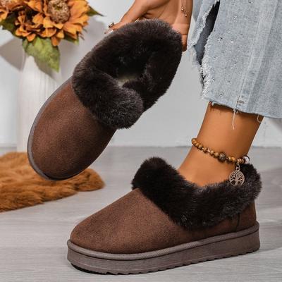 Новые бархатные хлопковые туфли сохраняют тепло и увеличивают рост, а женщины носят зимние сапоги больших размеров на толстой подошве.