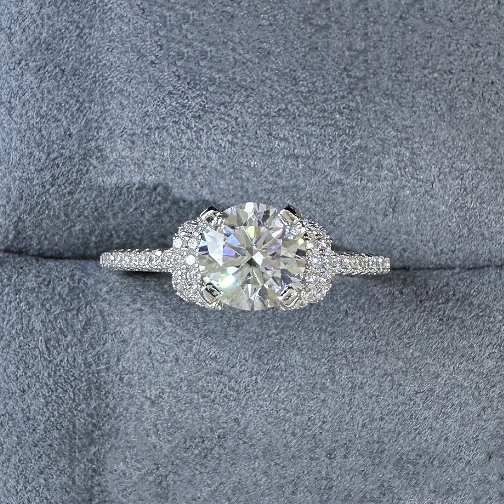 Vinregem Классическое элегантное женское кольцо из 100% стерлингового серебра 925 пробы с бриллиантами круглой огранки 6,5 мм 1CT 3EX VVS1 D, цвет настоящий муассанит с бриллиантами, свадебные украшения для помолвки