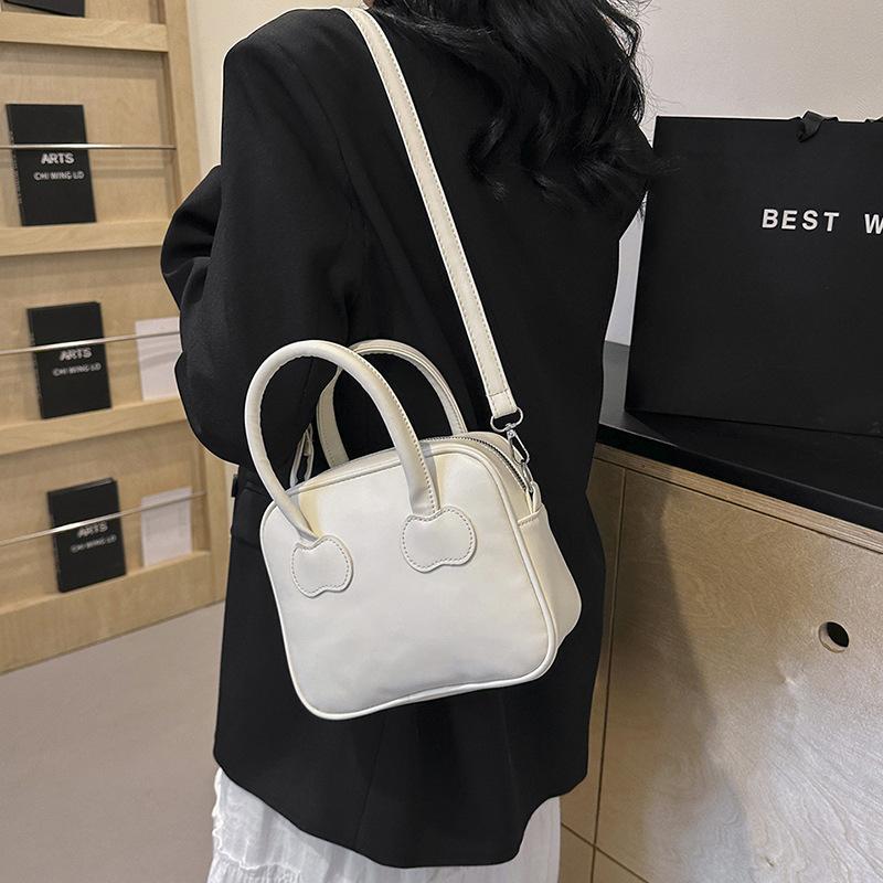 New Bag for Women's Fashionable and Beautiful Spring and Summer Beauty One Shoulder Crossbody Bag Fashionable Handheld Small Square Bag