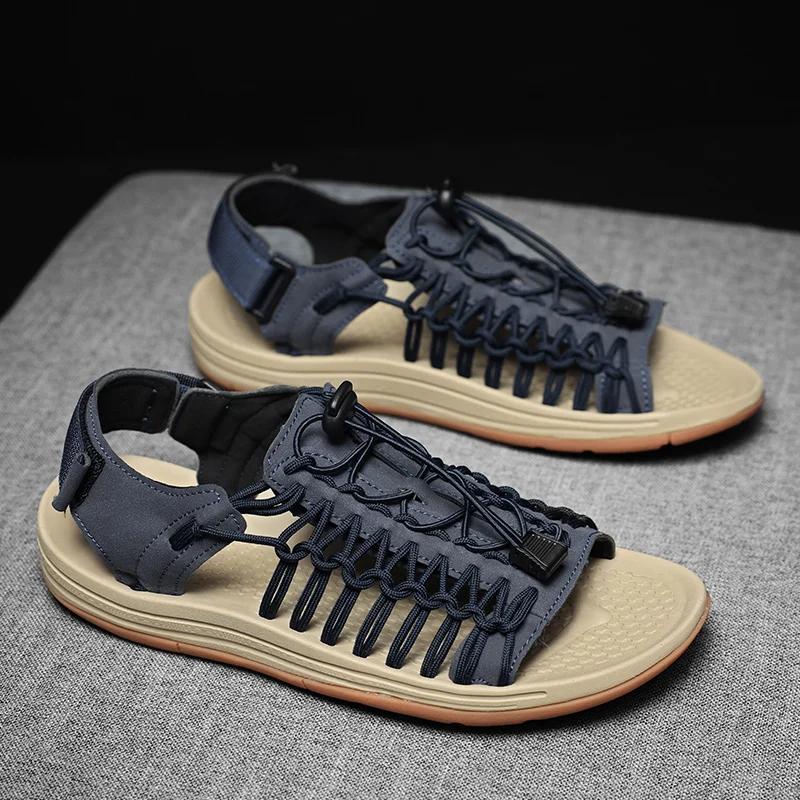 Модные летние мужские сандалии в британском стиле, повседневные кожаные, для улицы, на плоской подошве, дизайнерские, удобные, дышащие, с мягкой подошвой, пляжная обувь для ходьбы
