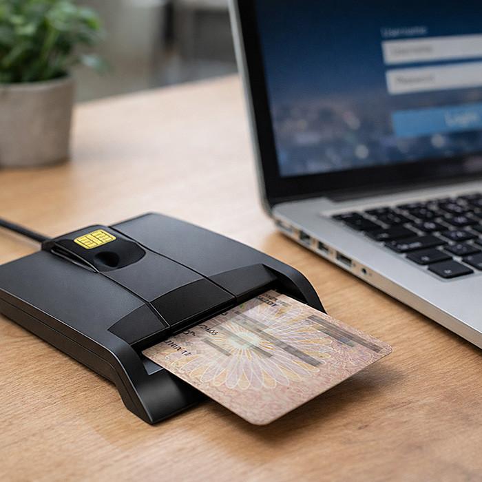 Qoltec Inteligentny czytnik chipowych kart ID SCR-0634 | USB 2.0 + Adapter USB-C