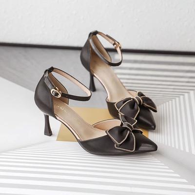 Остроконечные туфли для подружек невесты, лето 2025, новые знаменитости, темперамент, высокие каблуки, шпильки, милые сандалии с бантом и сумкой на голове, женские