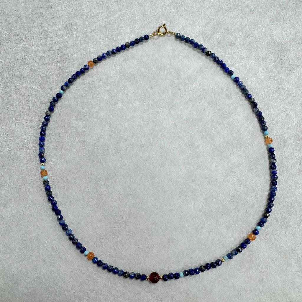 Нишевое Роскошное Ожерелье на Ключицу из Лазурита, Красного Агата и Бирюзы